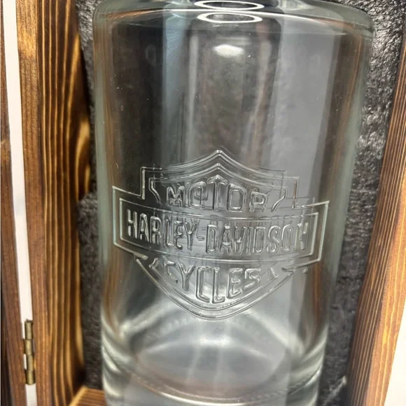 Harley-Davidson Glass Decanter in original Wooden Case - Picture 10 of 16